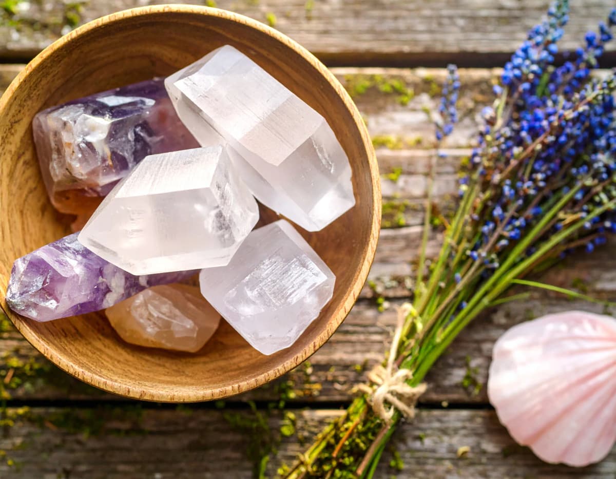 Crystal healing stones and arrangement